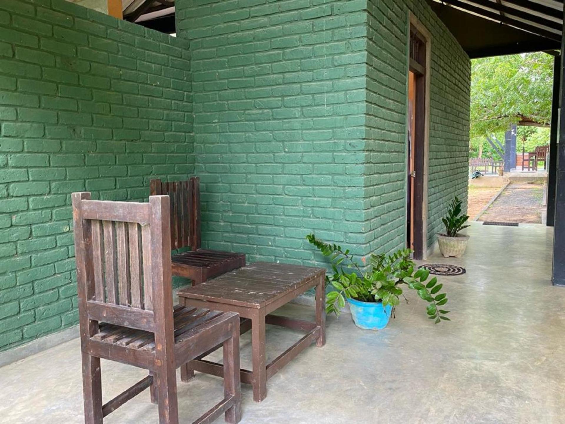 Yala Ying Yang Hostel & Camping Exterior foto