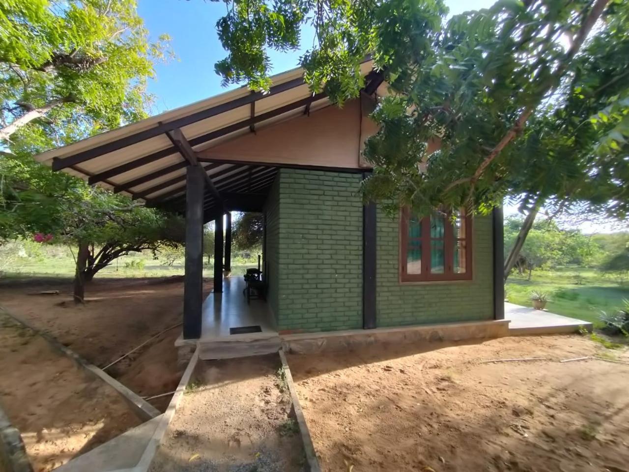 Yala Ying Yang Hostel & Camping Exterior foto
