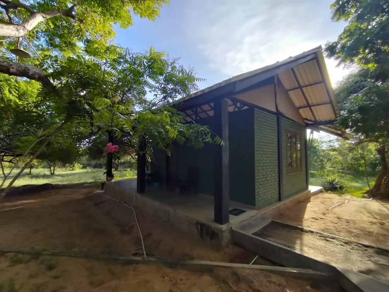 Yala Ying Yang Hostel & Camping Exterior foto
